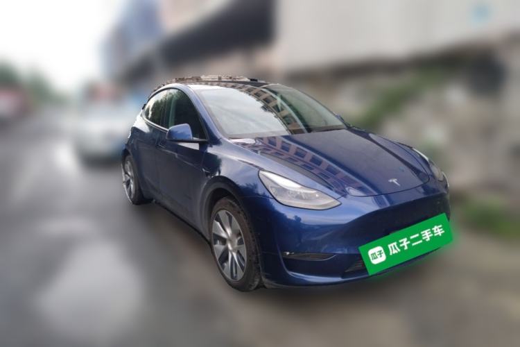 Used Tesla Model Y 2021 Long-Range All-Wheel-Drive Version 3D7 Front Right 45 Deg