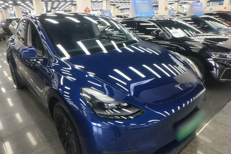 Used Tesla Model Y 2021 Long-Range All-Wheel-Drive Version 3D7 Front Right 45 Deg