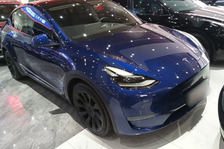 Used Tesla Model Y 2021 Long-Range All-Wheel-Drive Version Front Right 45 Deg