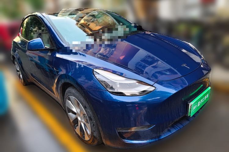 Used Tesla Model Y 2021 Long-Range All-Wheel-Drive Version Front Right 45 Deg