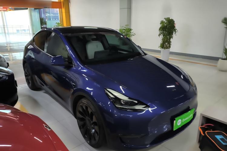 Used Tesla Model Y 2021 Performance High-Performance All-Wheel-Drive Version Front Right 45 Deg