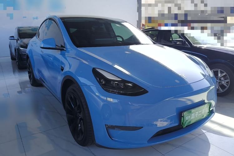 Used Tesla Model Y 2021 Long-Range All-Wheel-Drive Version Front Right 45 Deg