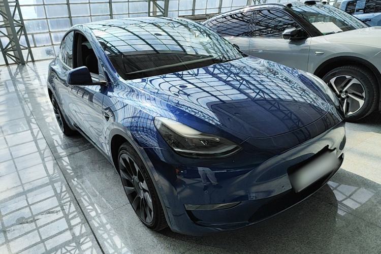Used Tesla Model Y 2021 Long-Range All-Wheel-Drive Version 3D7 Front Right 45 Deg