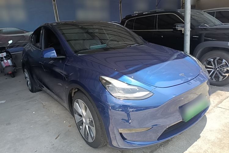 Used Tesla Model Y 2021 Standard Range Rear-Wheel Drive Version Front Right 45 Deg