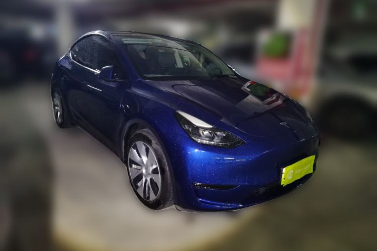 Used Tesla Model Y 2021 Standard Range Rear-Wheel Drive Version Front Right 45 Deg