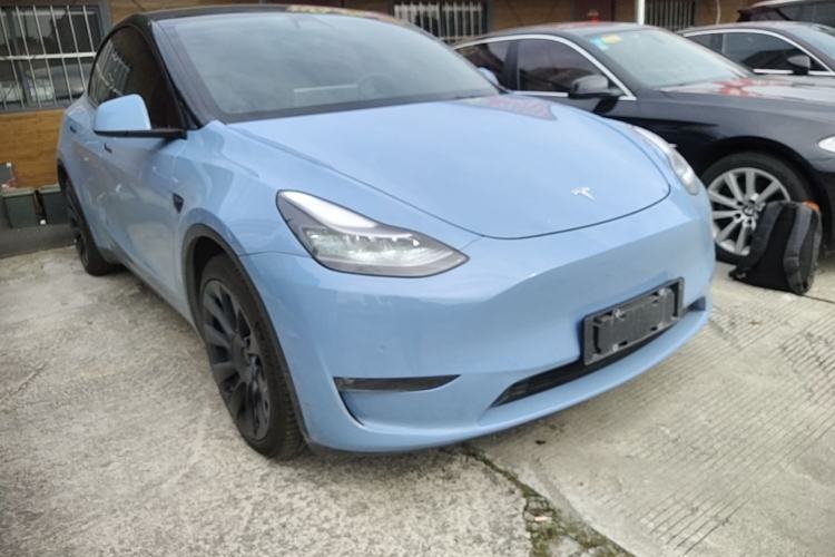Used Tesla Model Y 2021 Long-Range All-Wheel-Drive Version 3D7 Front Right 45 Deg