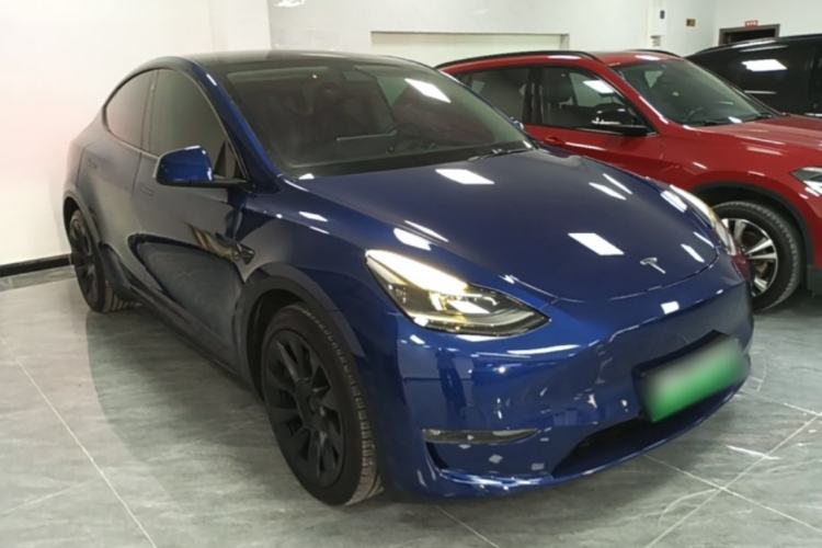 Used Tesla Model Y 2021 Long-Range All-Wheel-Drive Version Front Right 45 Deg