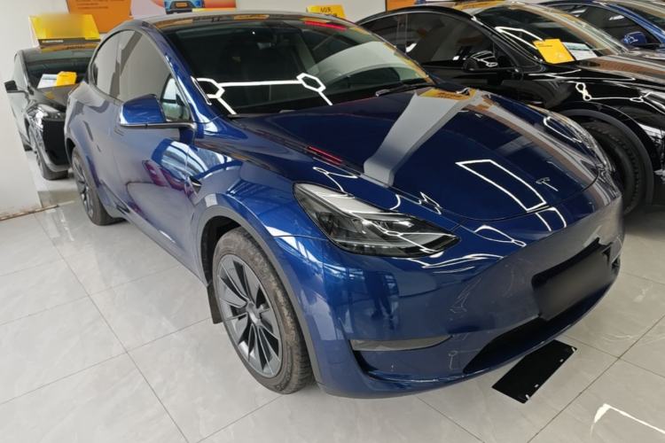 Used Tesla Model Y 2021 Standard Range Rear-Wheel Drive Version Front Right 45 Deg
