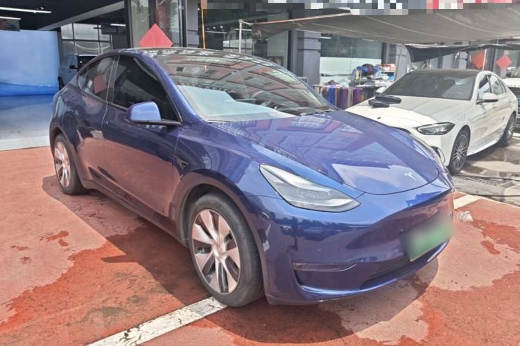 Used Tesla Model Y 2021 Standard Range Rear-Wheel Drive Version Front Right 45 Deg