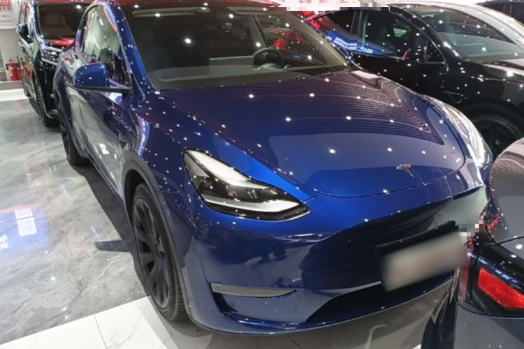 Used Tesla Model Y 2021 Long-Range All-Wheel-Drive Version Front