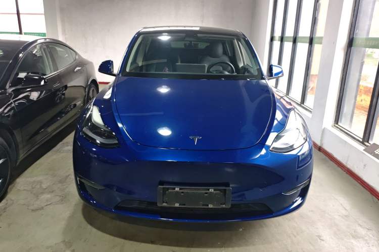 Used Tesla Model Y 2021 Long-Range All-Wheel-Drive Version 3D7 Front