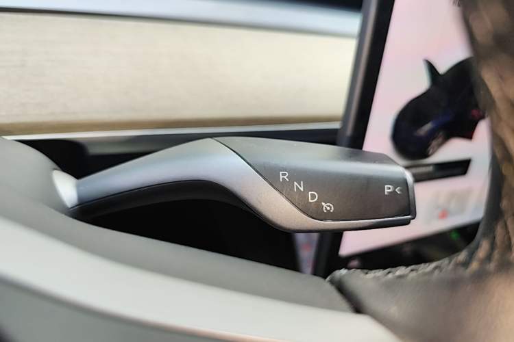 Used Tesla Model Y 2021 Long-Range All-Wheel-Drive Version 3D7 Gear Lever