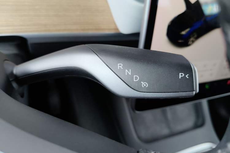 Used Tesla Model Y 2021 Long-Range All-Wheel-Drive Version 3D7 Gear Lever