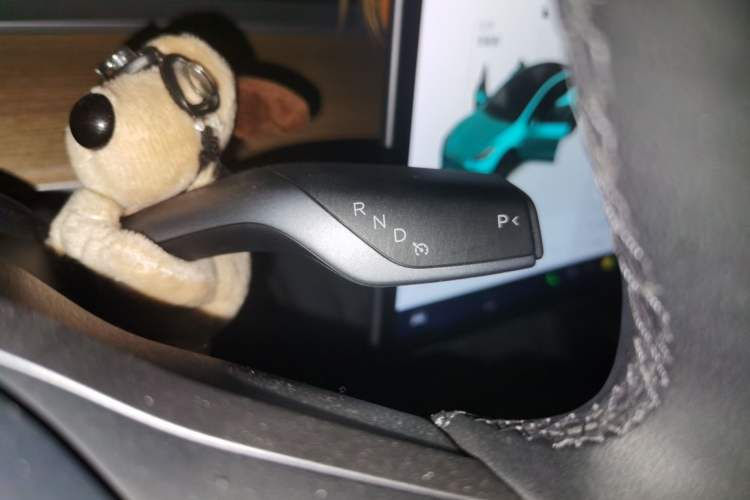 Used Tesla Model Y 2021 Long-Range All-Wheel-Drive Version 3D7 Gear Lever