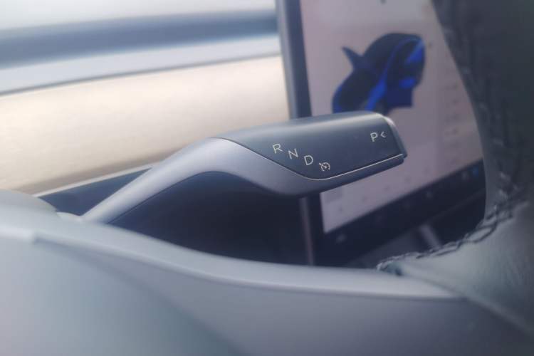 Used Tesla Model Y 2021 Long-Range All-Wheel-Drive Version 3D7 Gear Lever
