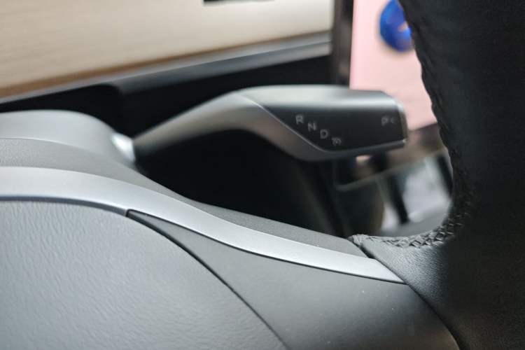 Used Tesla Model Y 2021 Standard Range Rear-Wheel Drive Version Gear Lever