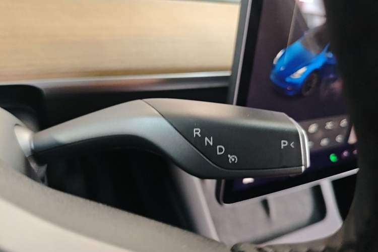 Used Tesla Model Y 2021 Long-Range All-Wheel-Drive Version 3D7 Gear Lever