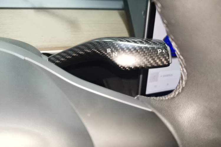 Used Tesla Model Y 2021 Long-Range All-Wheel-Drive Version 3D7 Gear Lever