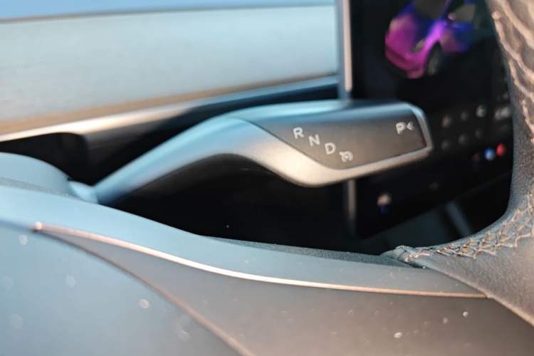 Used Tesla Model Y 2021 Long-Range All-Wheel-Drive Version 3D7 Gear Lever