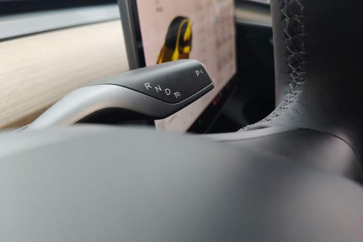 Used Tesla Model Y 2021 Long-Range All-Wheel-Drive Version 3D7 Gear Lever