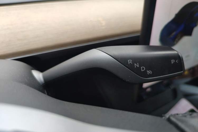Used Tesla Model Y 2021 Long-Range All-Wheel-Drive Version 3D7 Gear Lever