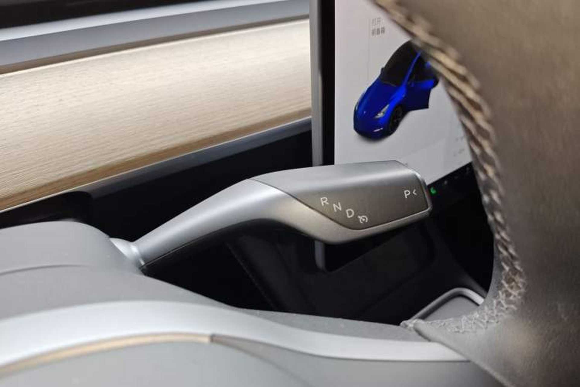 Used Tesla Model Y 2021 Long-Range All-Wheel-Drive Version 3D7 Gear Lever