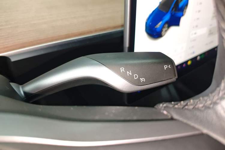 Used Tesla Model Y 2021 Long-Range All-Wheel-Drive Version 3D7 Gear Lever