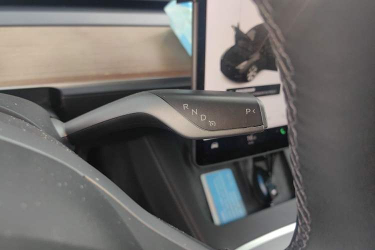 Used Tesla Model Y 2021 Long-Range All-Wheel-Drive Version 3D7 Gear Lever