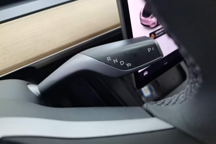 Used Tesla Model Y 2021 Long-Range All-Wheel-Drive Version Gear Lever