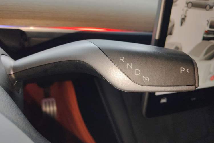 Used Tesla Model Y 2021 Performance High-Performance All-Wheel-Drive Version Gear Lever