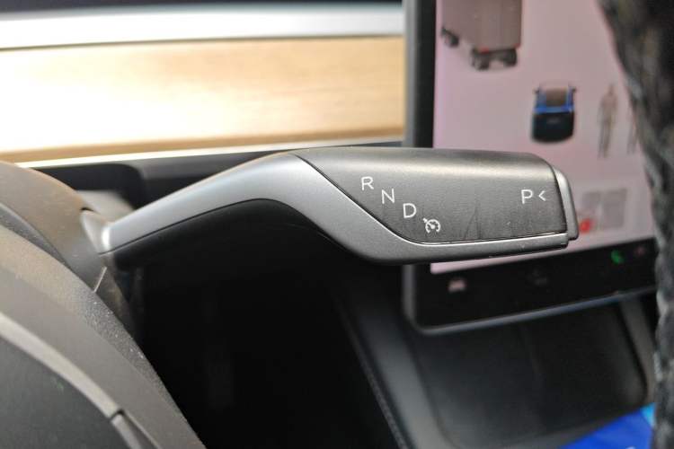 Used Tesla Model Y 2021 Long-Range All-Wheel-Drive Version 3D7 Gear Lever