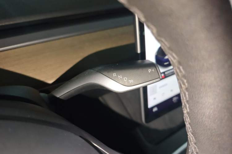 Used Tesla Model Y 2021 Long-Range All-Wheel-Drive Version 3D7 Gear Lever