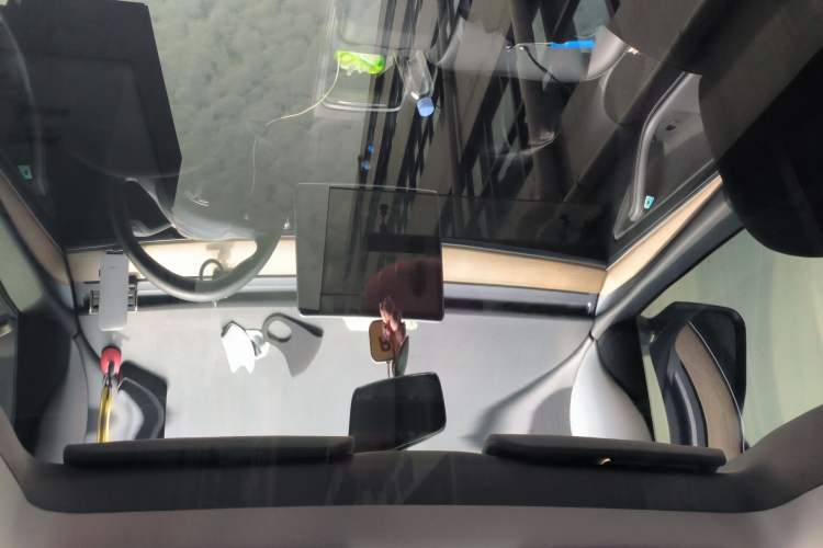 Used Tesla Model Y 2021 Long-Range All-Wheel-Drive Version Headliner
