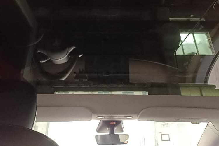 Used Tesla Model Y 2021 Standard Range Rear-Wheel Drive Version Headliner