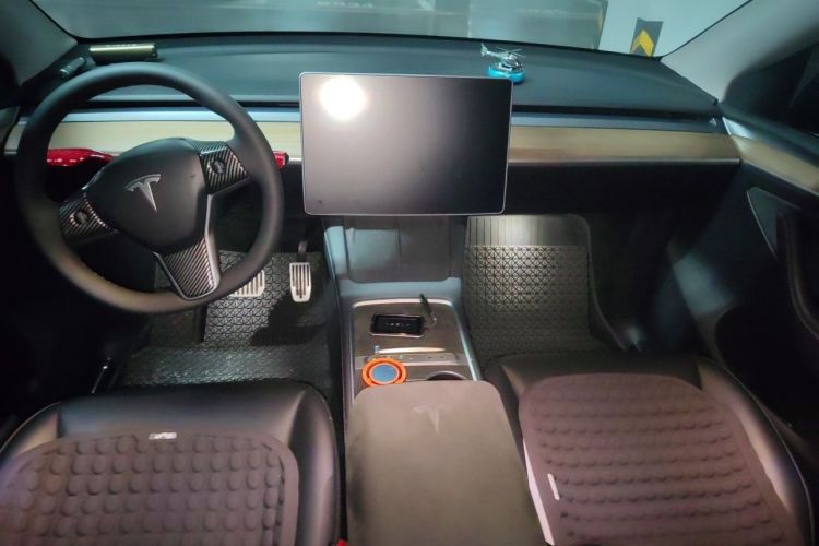 Used Tesla Model Y 2021 Long-Range All-Wheel-Drive Version 3D7 Interior 2