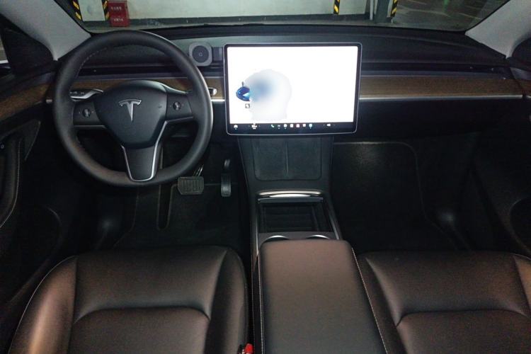 Used Tesla Model Y 2021 Long-Range All-Wheel-Drive Version 3D7 Interior 2