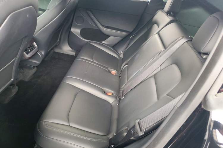Used Tesla Model Y 2021 Long-Range All-Wheel-Drive Version Interior 2