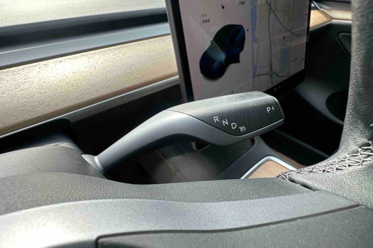 Used Tesla Model Y 2021 Long-Range All-Wheel-Drive Version Interior 2