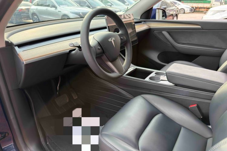 Used Tesla Model Y 2021 Standard Range Rear-Wheel Drive Version Interior 2