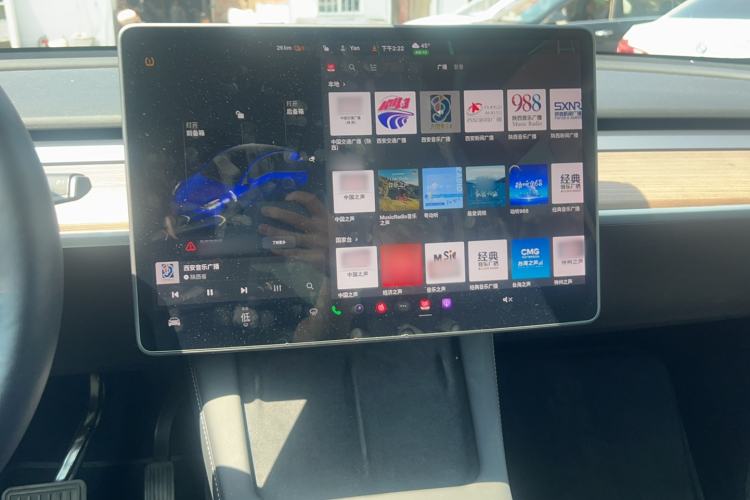 Used Tesla Model Y 2021 Long-Range All-Wheel-Drive Version Interior 3