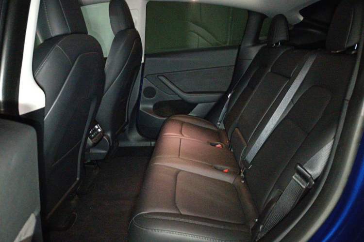 Used Tesla Model Y 2021 Long-Range All-Wheel-Drive Version 3D7 Interior 4