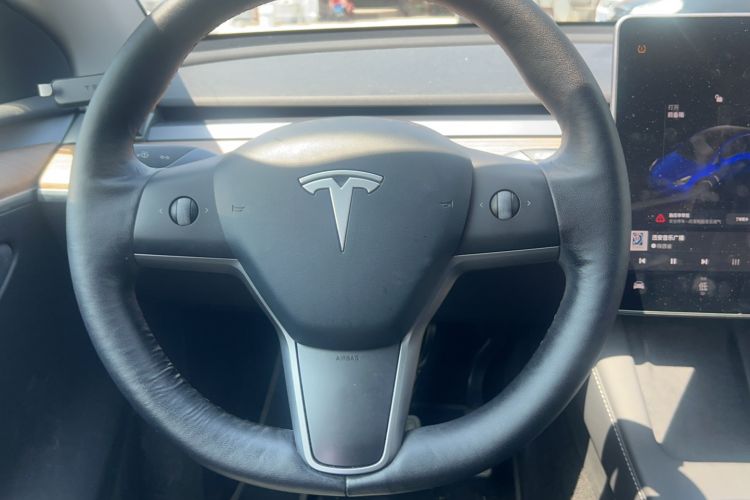 Used Tesla Model Y 2021 Long-Range All-Wheel-Drive Version Interior 4