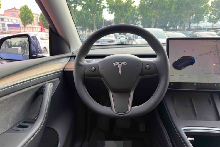 Used Tesla Model Y 2021 Standard Range Rear-Wheel Drive Version Interior 7