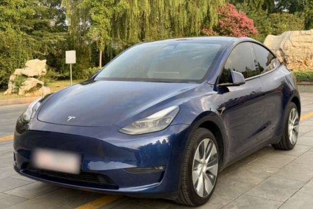 Tesla Model Y 2021 Standard Range Rear-Wheel Drive Version مستعملة