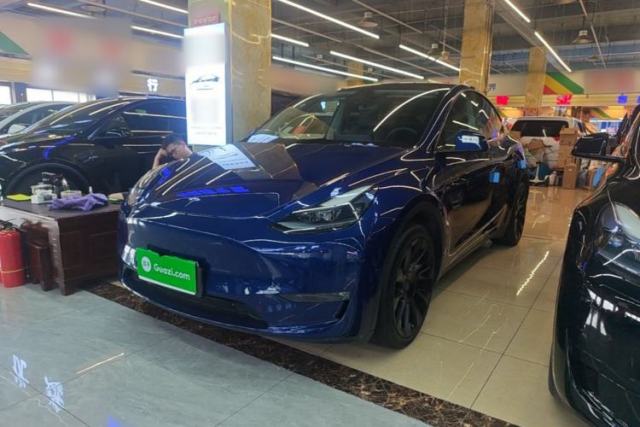 Tesla Model Y 2021 Long-Range All-Wheel-Drive Version مستعملة