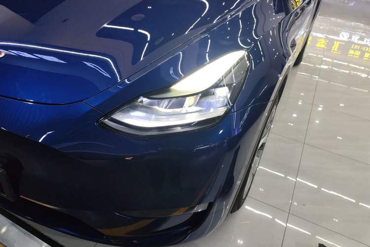 Used Tesla Model Y 2021 Standard Range Rear-Wheel Drive Version Left Front Headlight