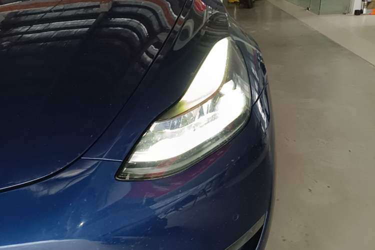 Used Tesla Model Y 2021 Standard Range Rear-Wheel Drive Version Left Front Headlight