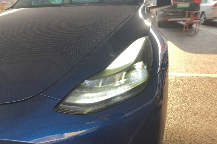 Used Tesla Model Y 2021 Standard Range Rear-Wheel Drive Version Left Front Headlight