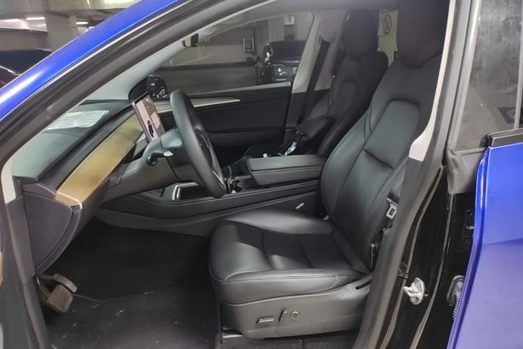 Used Tesla Model Y 2021 Long-Range All-Wheel-Drive Version 3D7 Left Front Seat