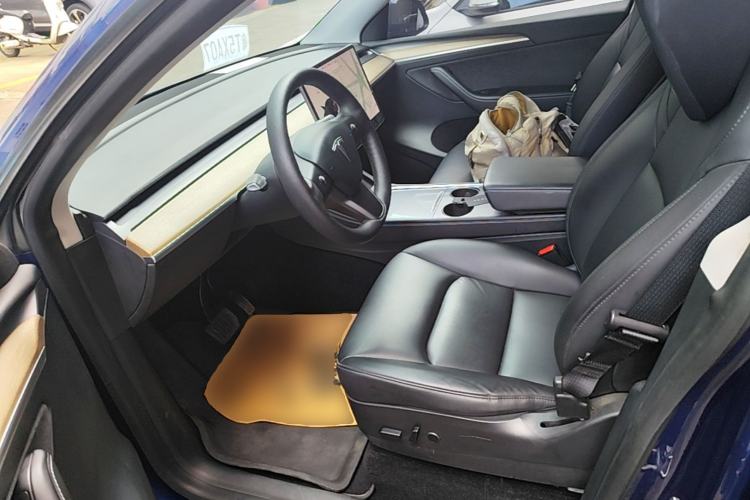 Used Tesla Model Y 2021 Long-Range All-Wheel-Drive Version 3D7 Left Front Seat